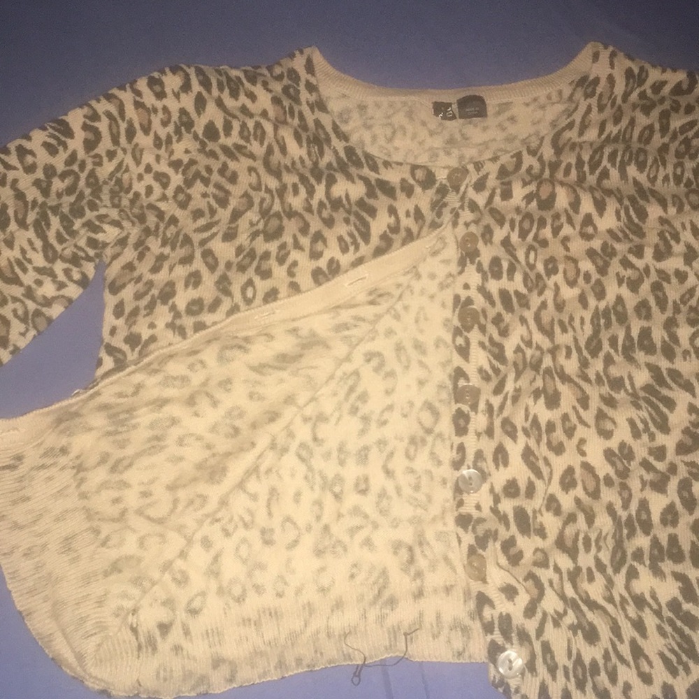 Cheetah button up - Picture 3 of 3